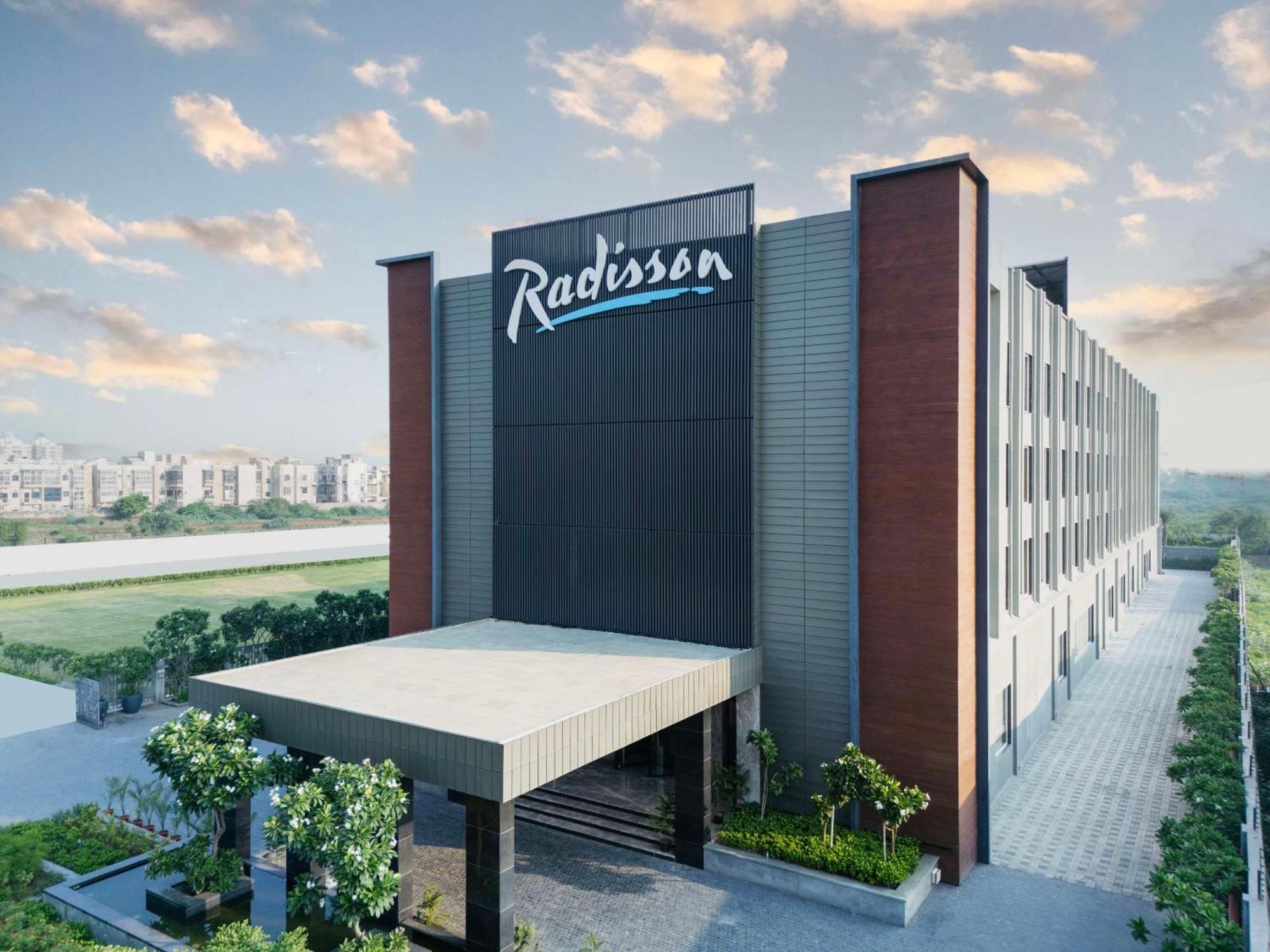 Radisson Hotel Vrindāvan Dış mekan fotoğraf